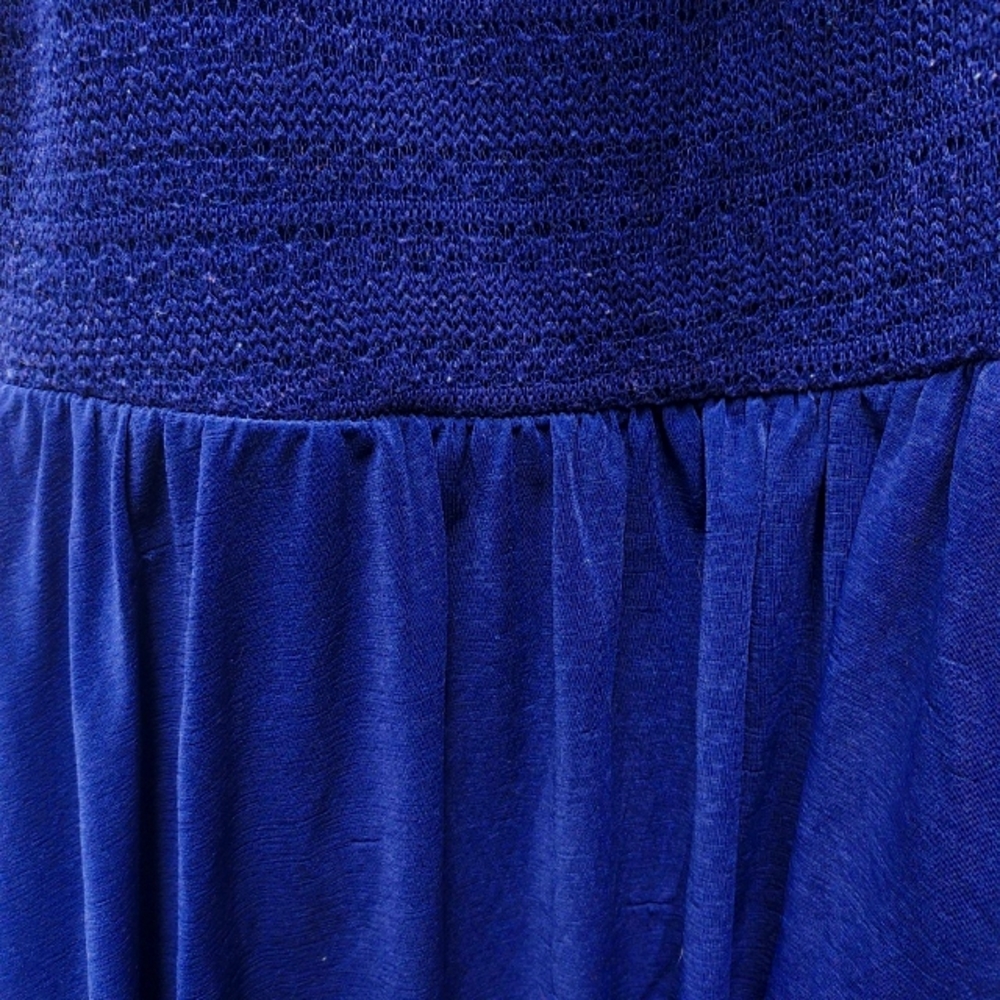 Large dark blue 'no comment' dress